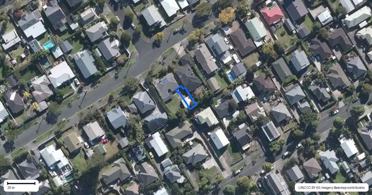 Property context map for 4/32 Miller Street, Point Chevalier, Auckland