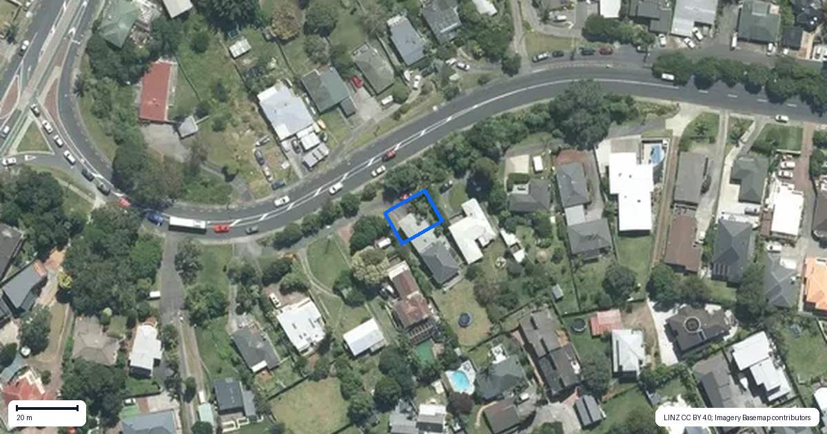 Property context map for 584A Beach Road, Rothesay Bay, Auckland